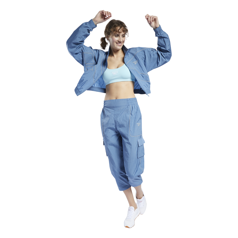 CL CROPPED FR TRACKTOP