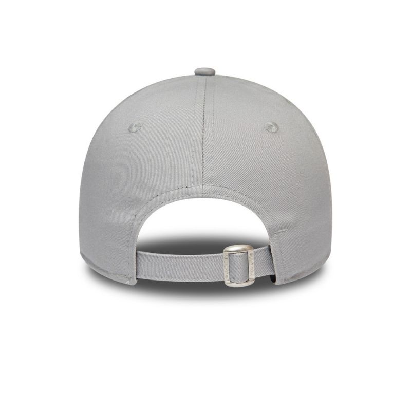 Order Online Sports Shoes Lifestyle Apparel Home Delivery Across Kuwait The Athletes Foot Taf Wmns Metallic Logo Ny Yankees Cap